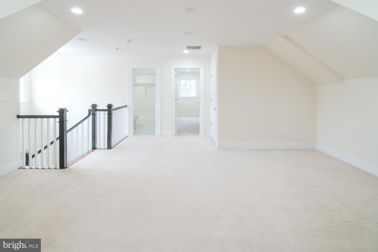 ROLLINGWOOD - Residential