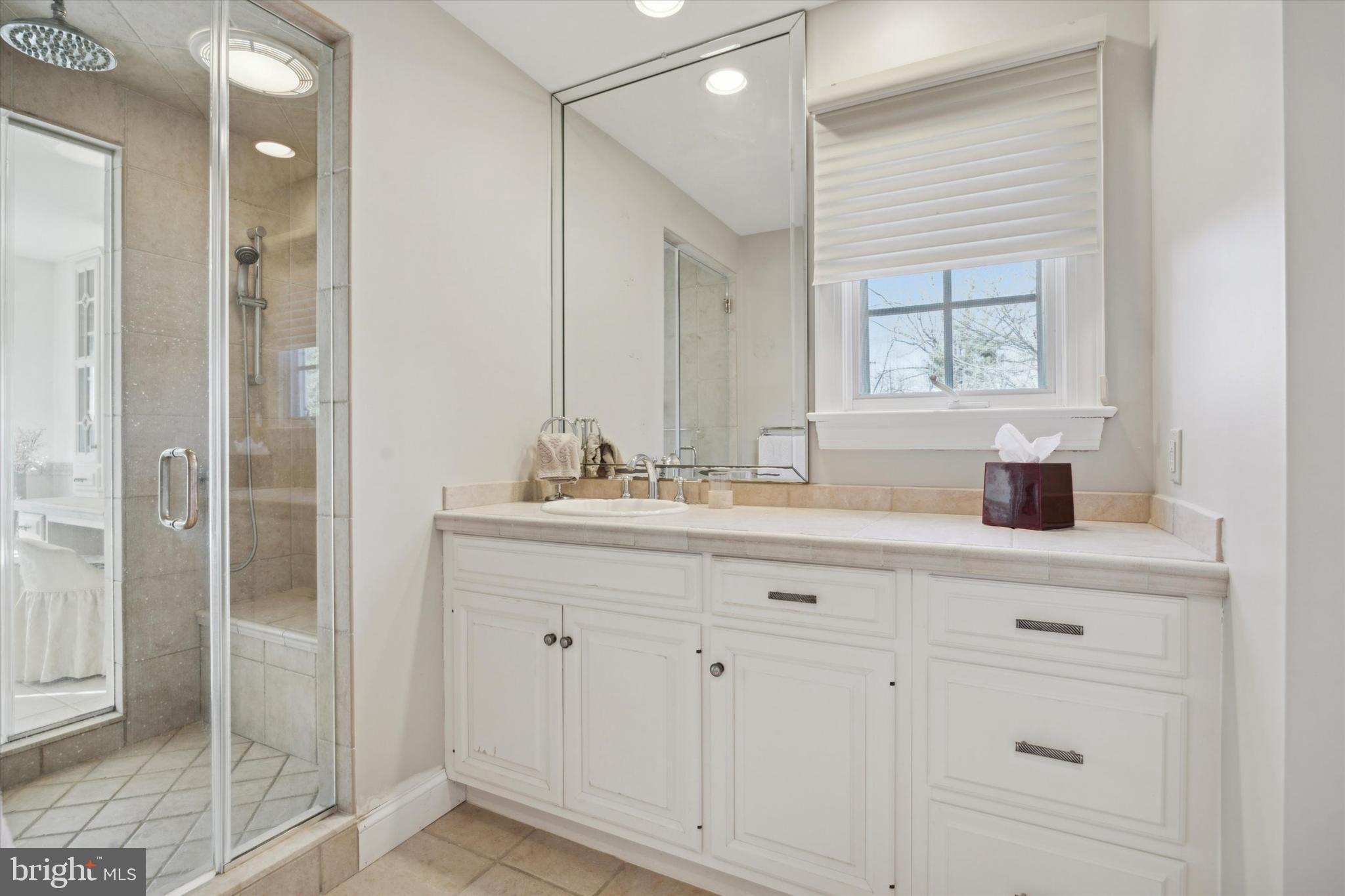 COLONY HILL - Residential