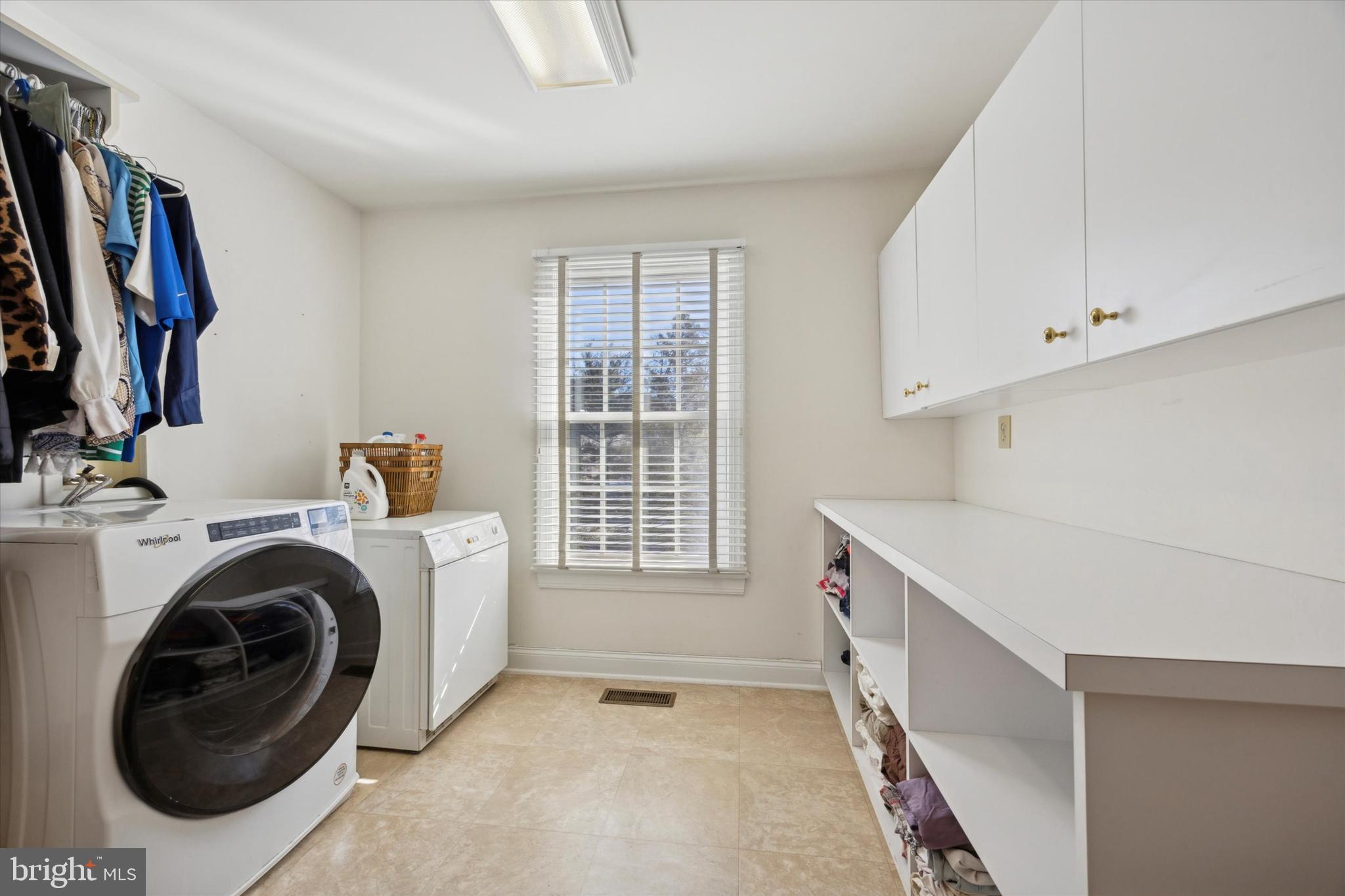 COLONY HILL - Residential