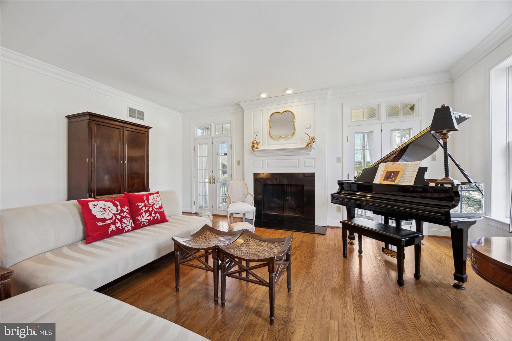 COLONY HILL - Residential
