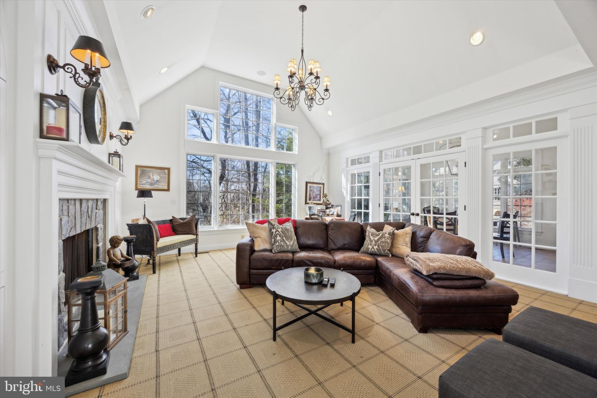 COLONY HILL - Residential