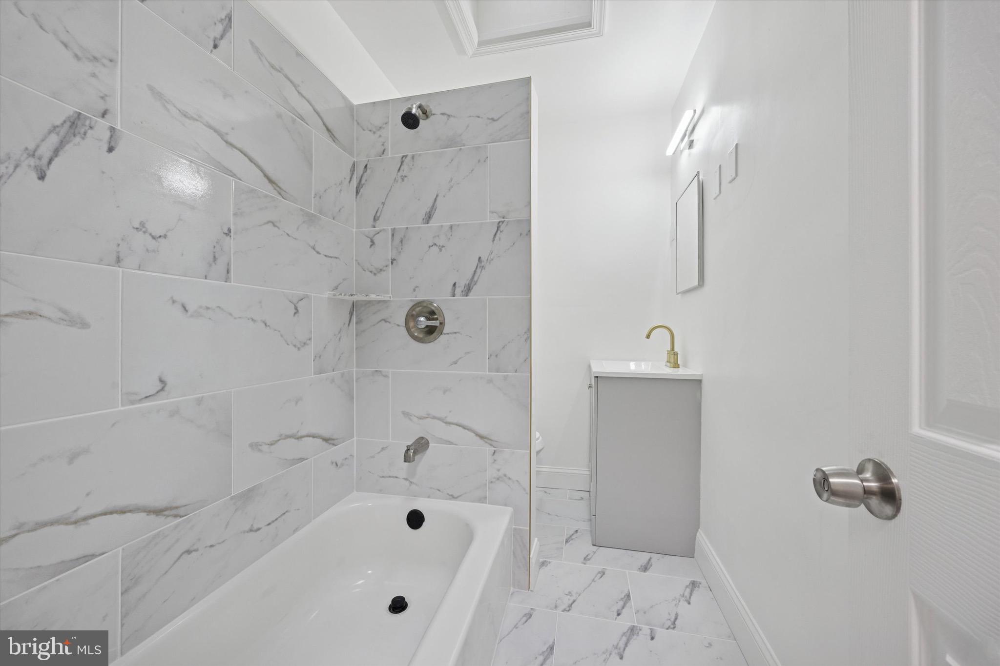 ELMWOOD PARK - Residential