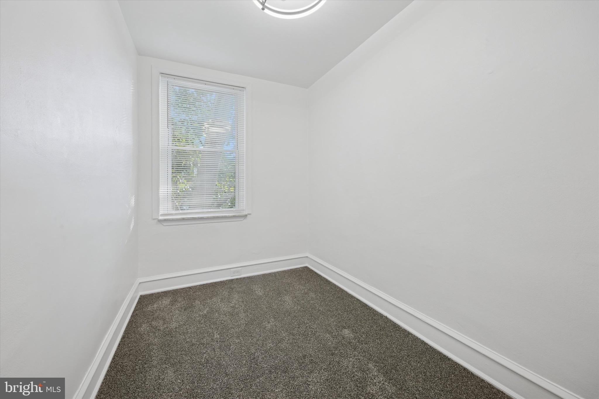 ELMWOOD PARK - Residential