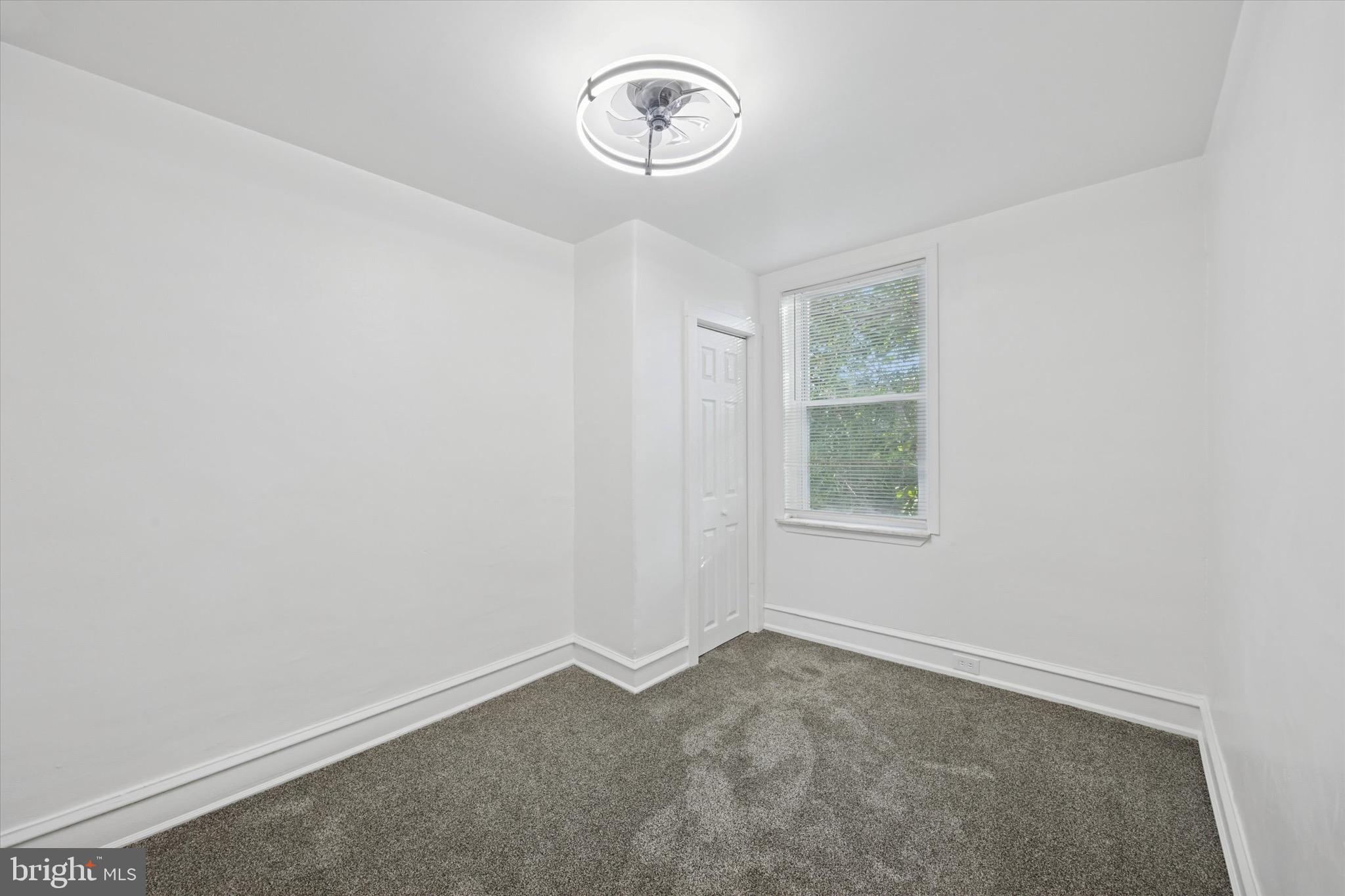 ELMWOOD PARK - Residential