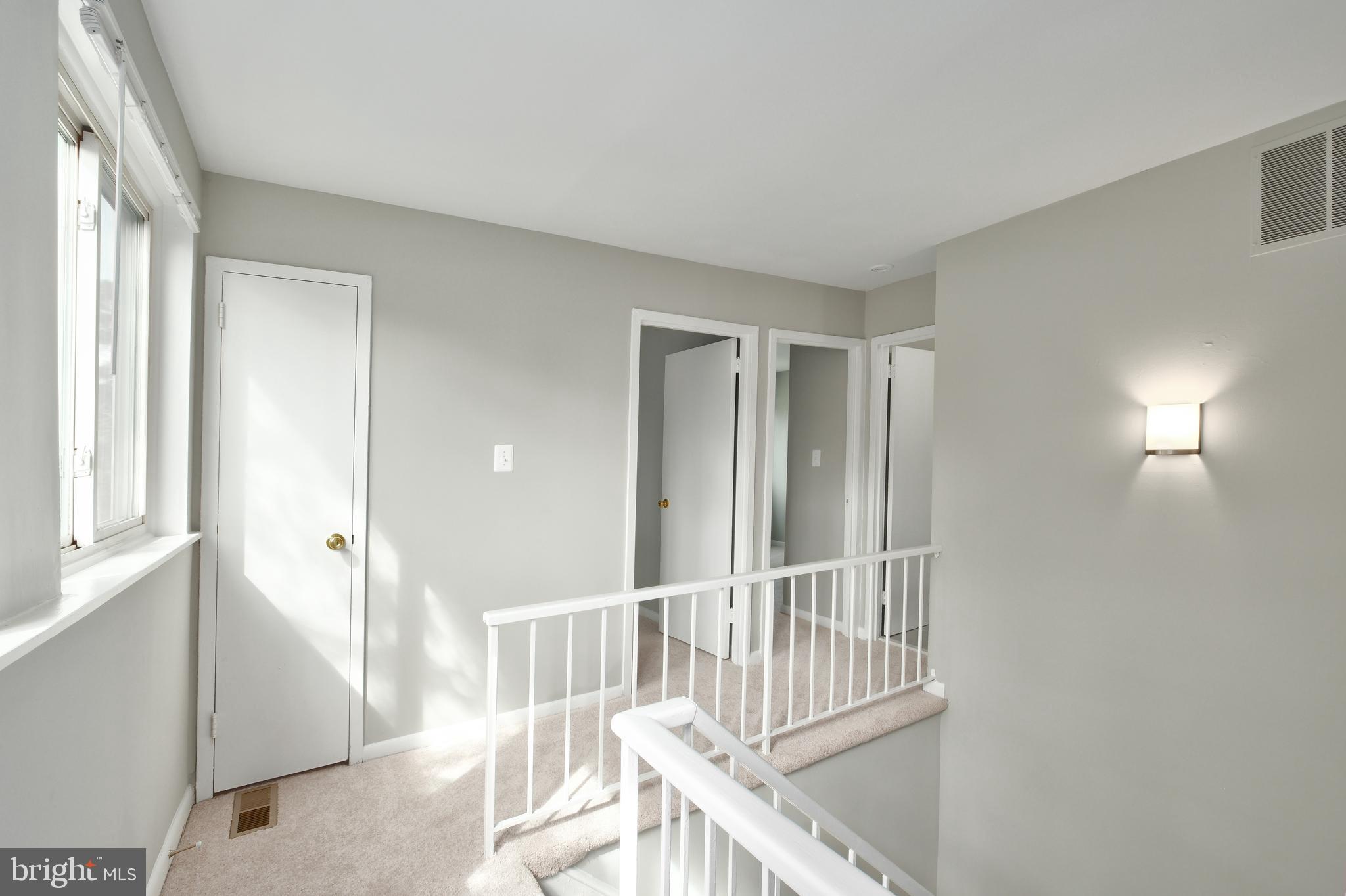 DULLES PARK TOWNHOUSES - Residential