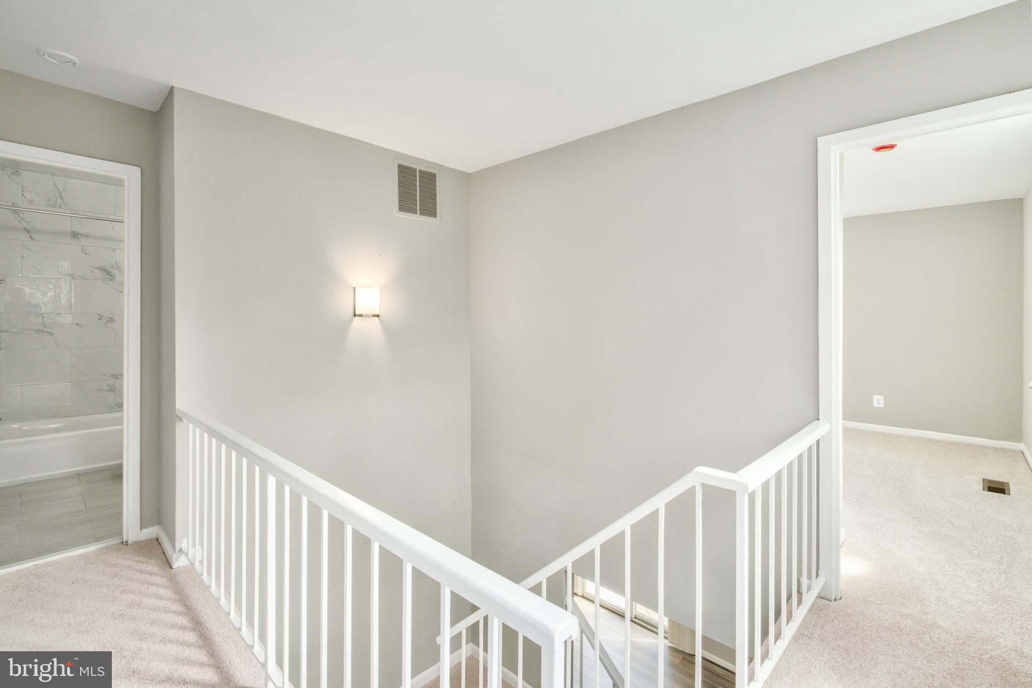 DULLES PARK TOWNHOUSES - Residential