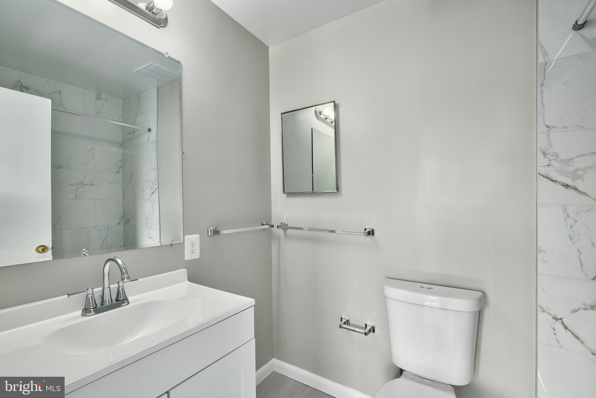 DULLES PARK TOWNHOUSES - Residential