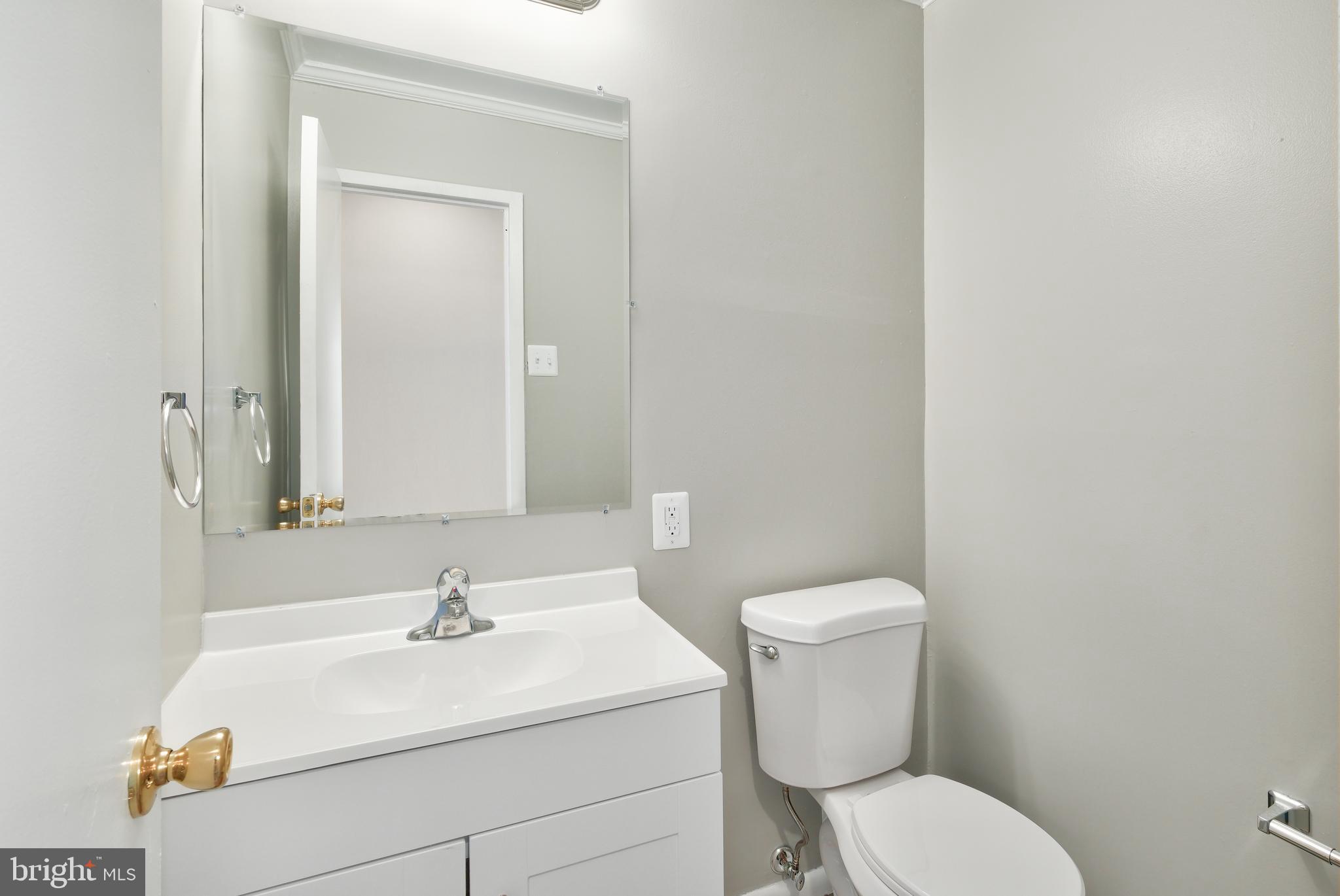 DULLES PARK TOWNHOUSES - Residential