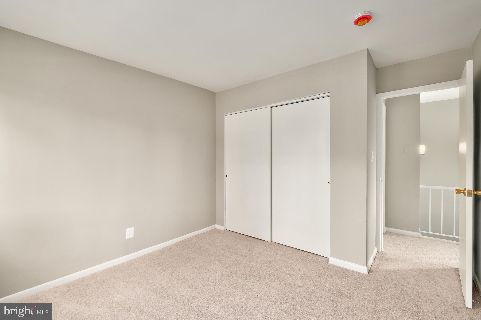 DULLES PARK TOWNHOUSES - Residential