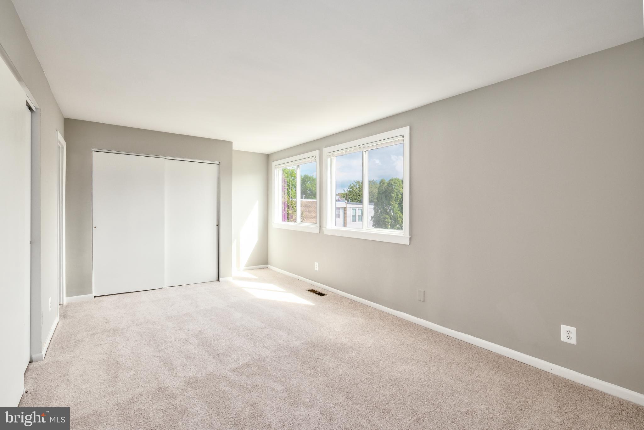 DULLES PARK TOWNHOUSES - Residential