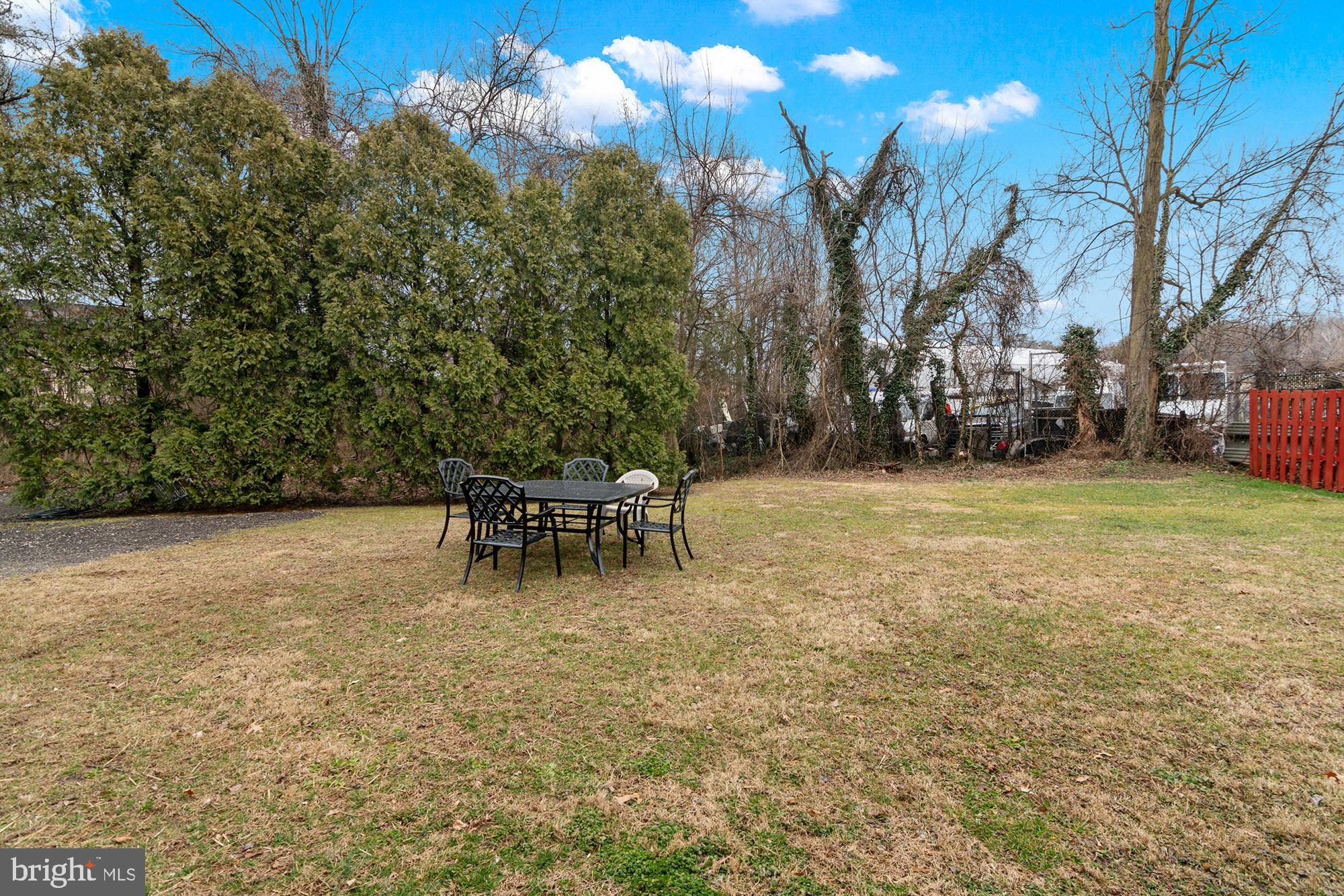 GLEN COURT - Residential