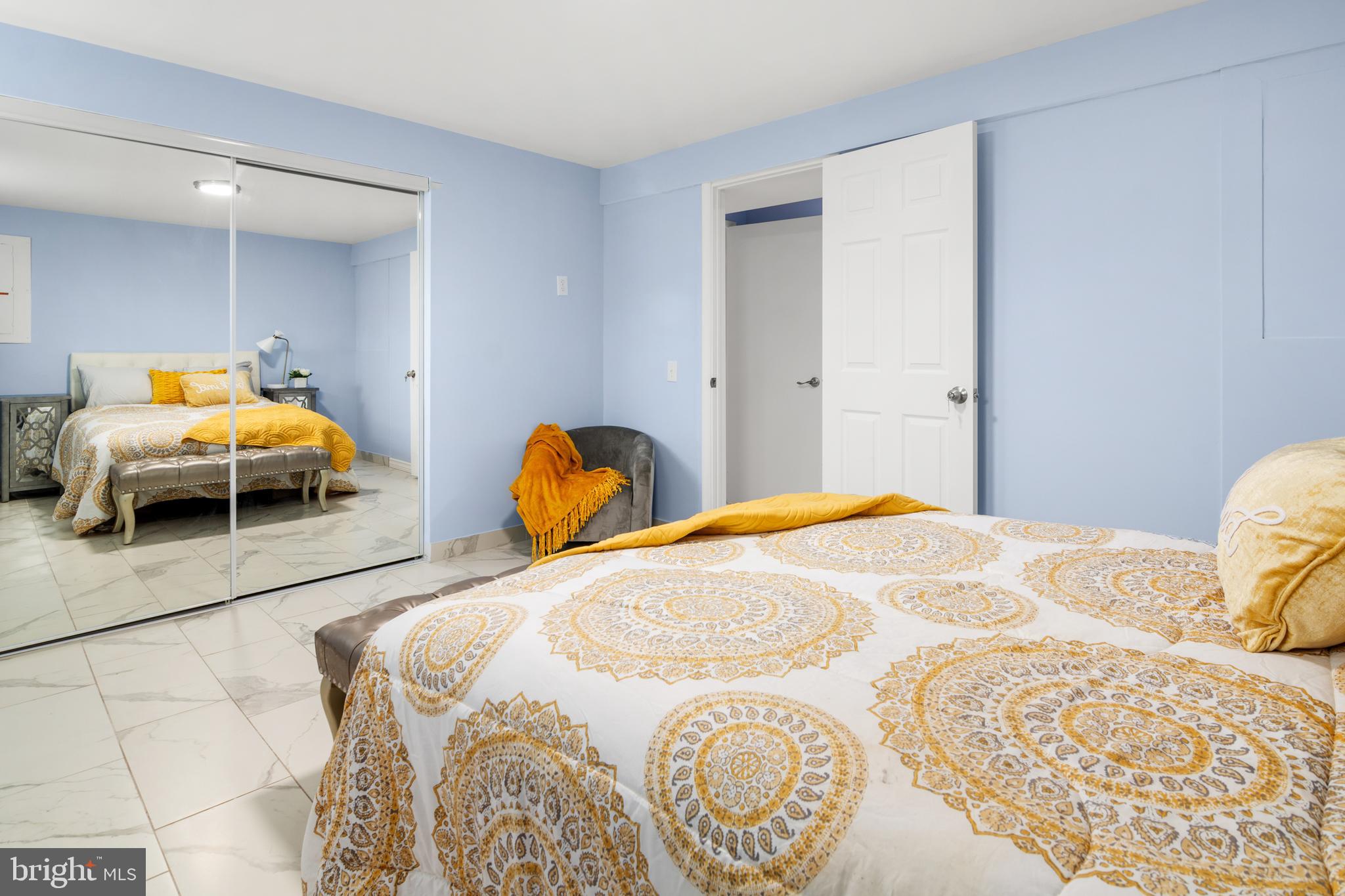 GLEN COURT - Residential