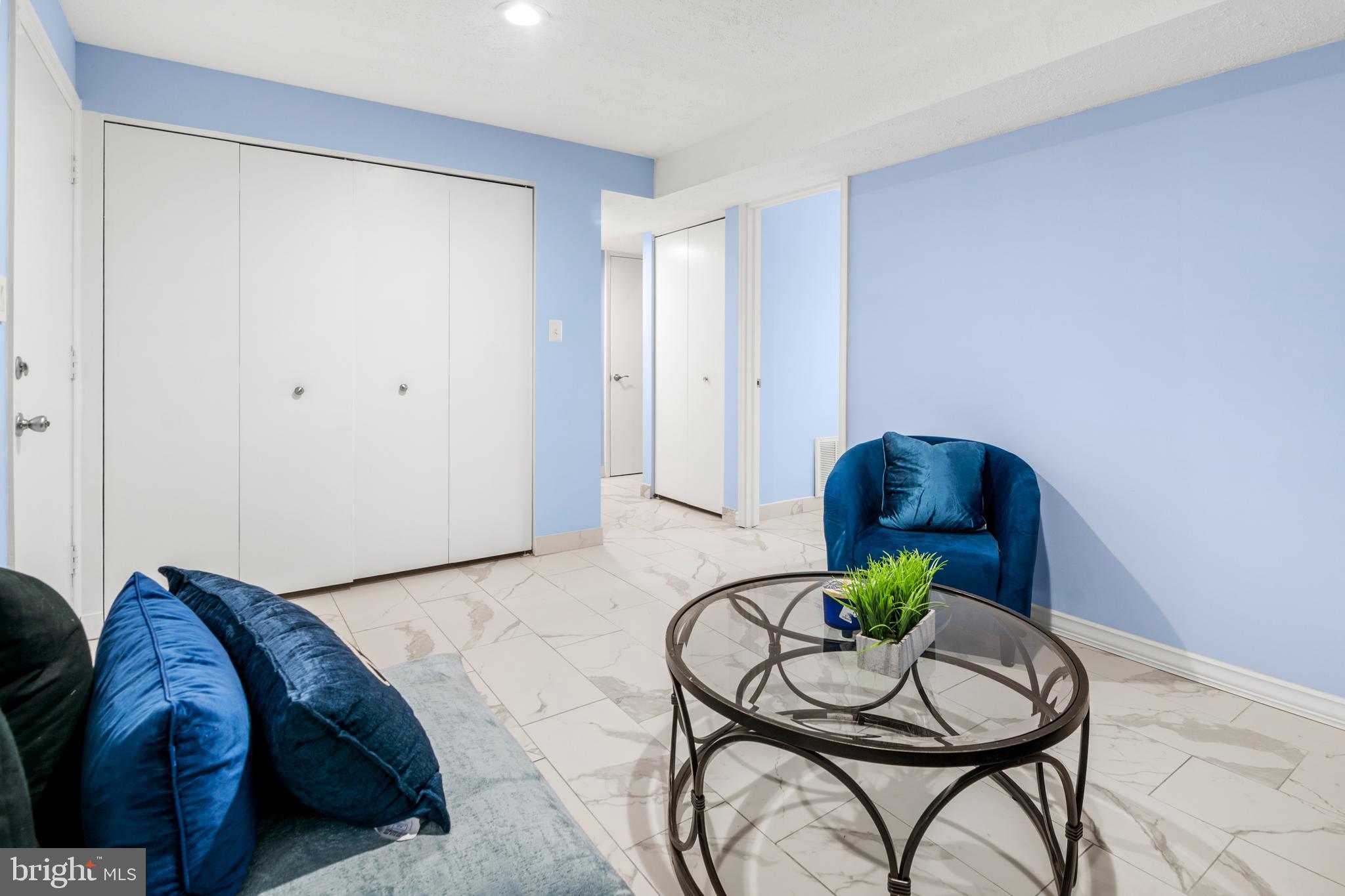 GLEN COURT - Residential