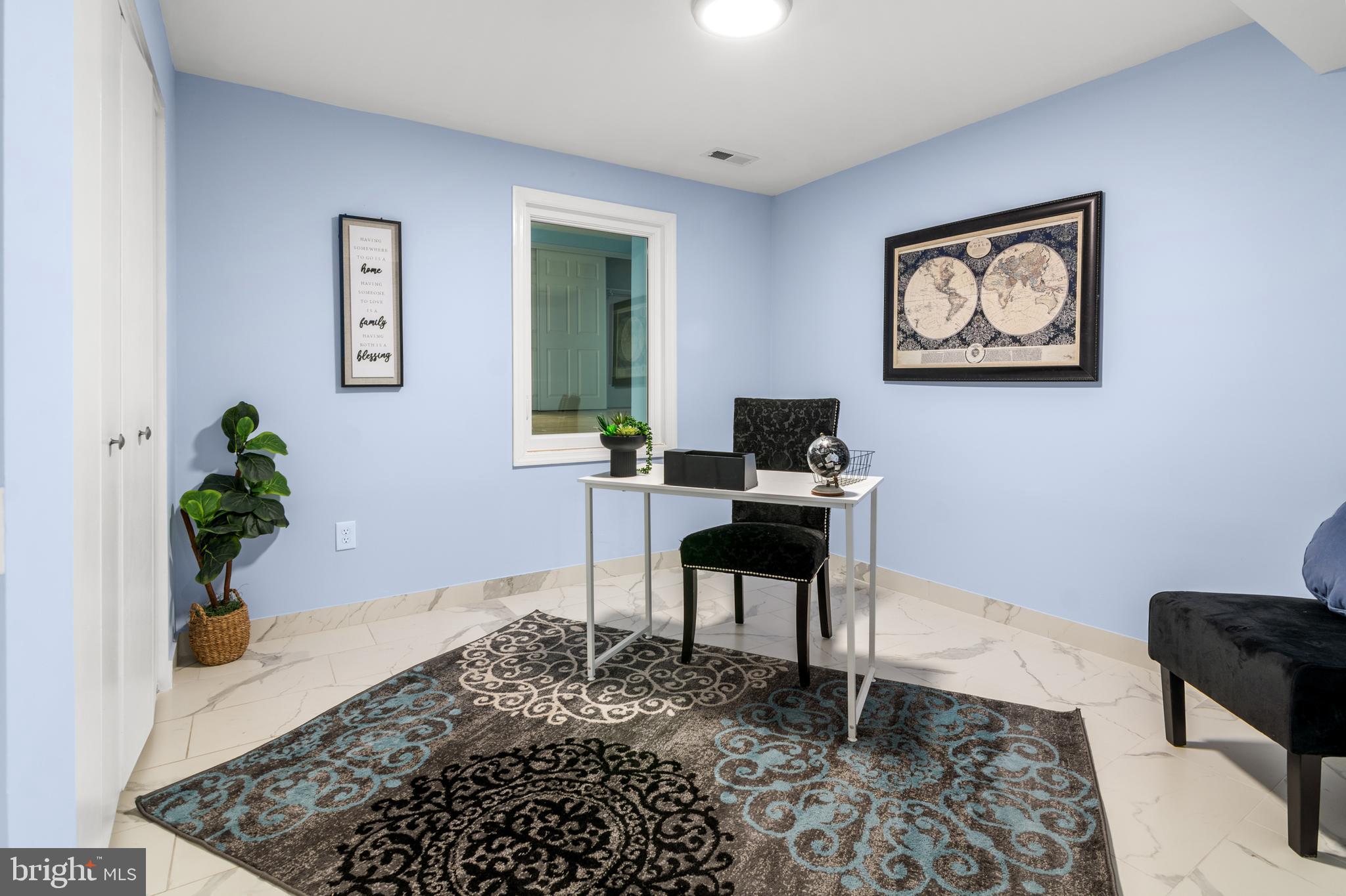 GLEN COURT - Residential