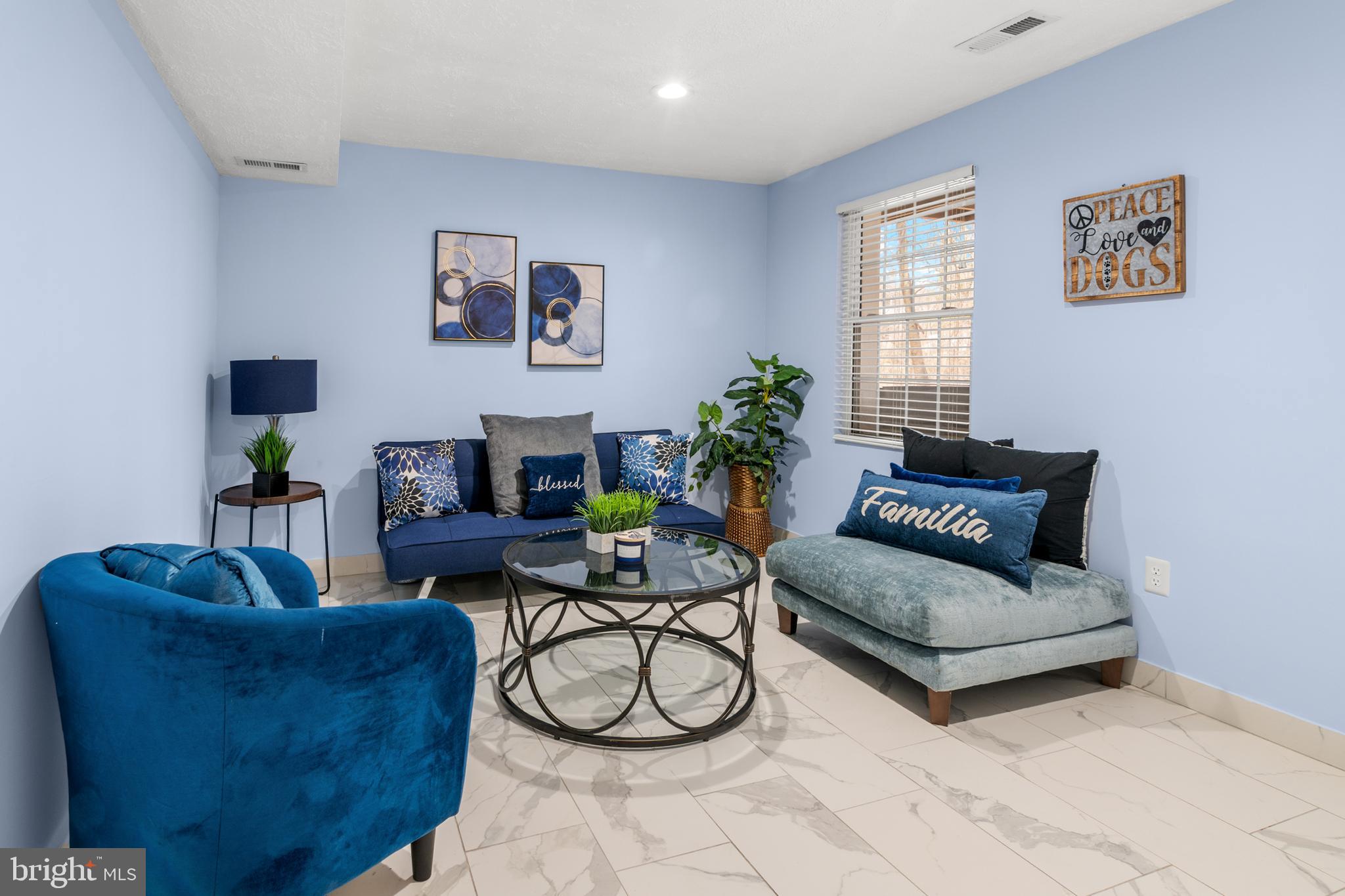 GLEN COURT - Residential