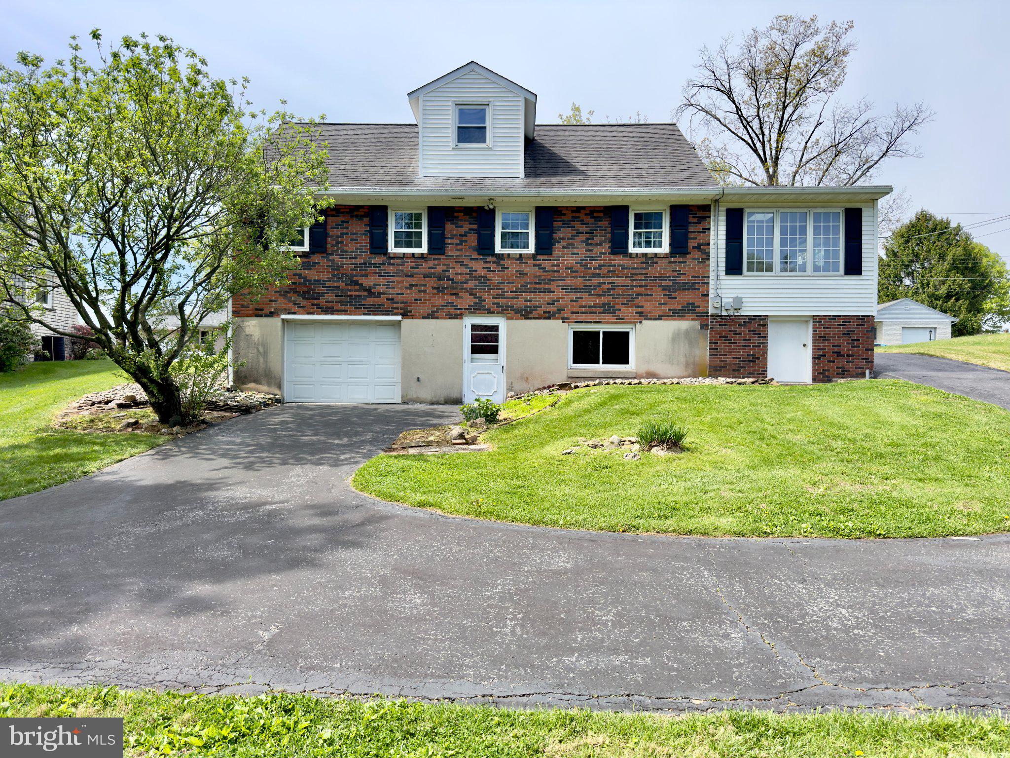 16 FREDERICK AVENUE