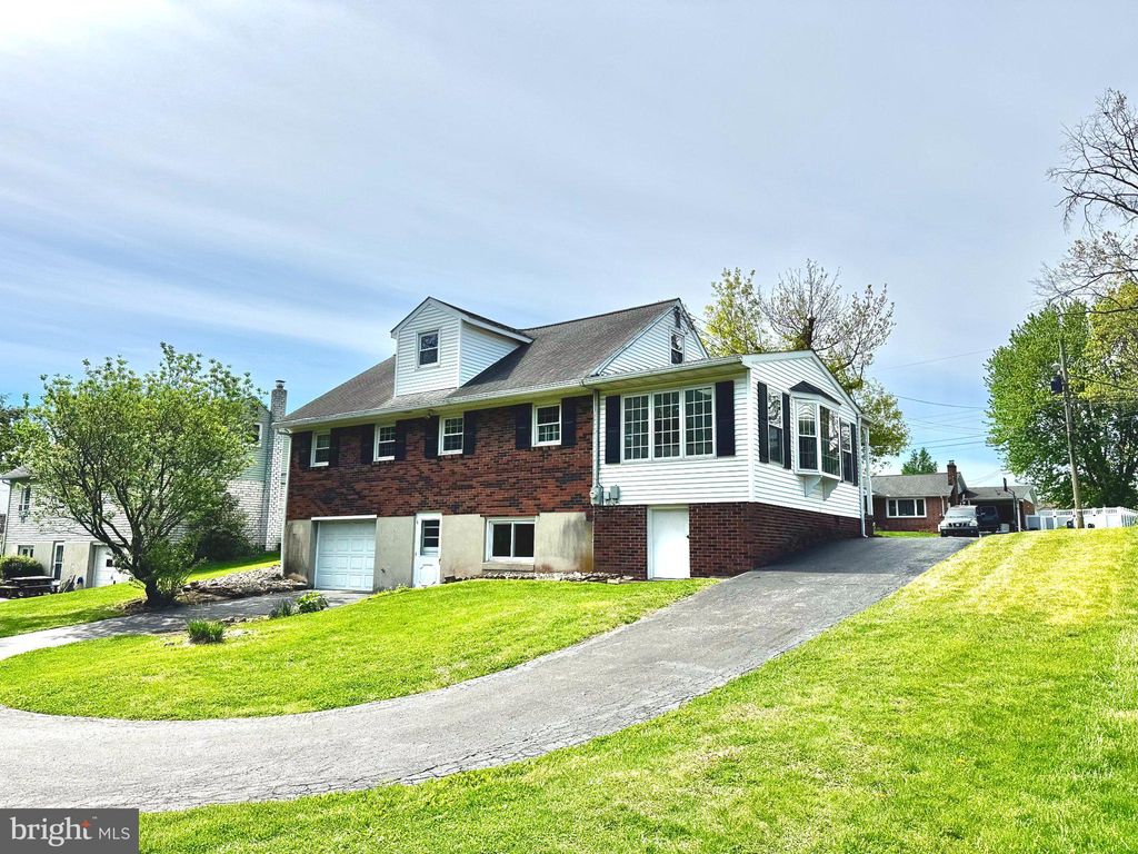 Photo of 16 Frederick Avenue, DENVER, PA 17517 (MLS # PALA2087536)