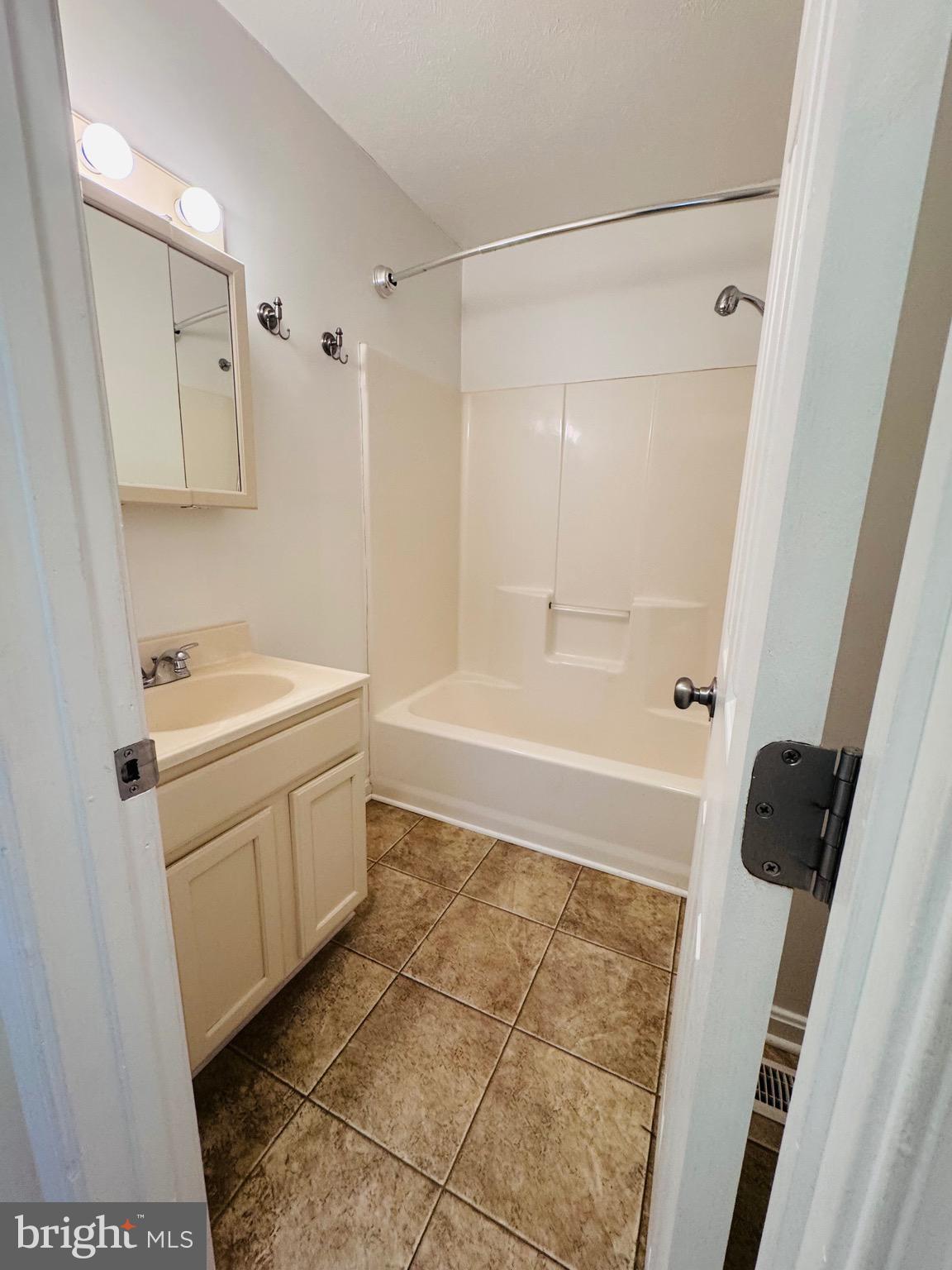 SAINT CLEMENTS SHORES - Residential Lease