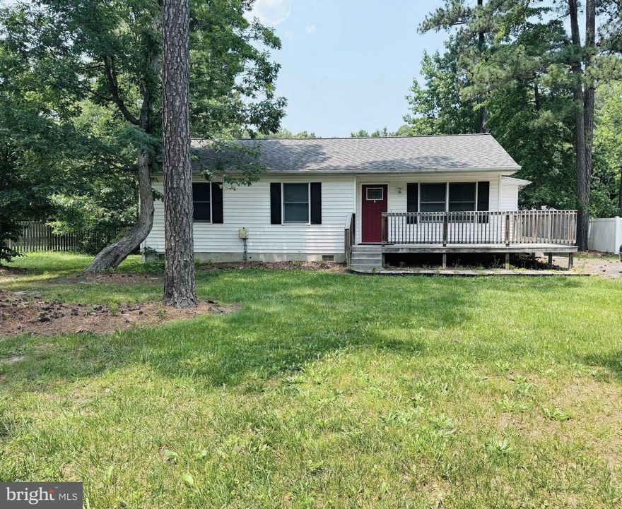 Charming Rambler in Water-Access Community – Available Now!
Enjoy easy one-level living in this adorable 4-bedroom, 2.5-bath rambler nestled in the St. Clements Shores community. With access to St. Clements Bay, you'll love spending time outdoors in the spacious yard with mature trees, a large deck, and peaceful surroundings.

Inside, the open-concept layout offers great flow for everyday living and entertaining. The home is just minutes from Leonardtown’s shops, restaurants, and waterfront wharf, and offers an easy commute to PAX River Naval Base.

Highlights:
4 Bedrooms | 2.5 Bathrooms
Water access to St. Clements Bay
Open floor plan with natural light
Large yard with shade trees and deck
Convenient to Leonardtown & PAX River

Immediate availability

Don't miss this rare rental opportunity in a relaxed, bayfront neighborhood!