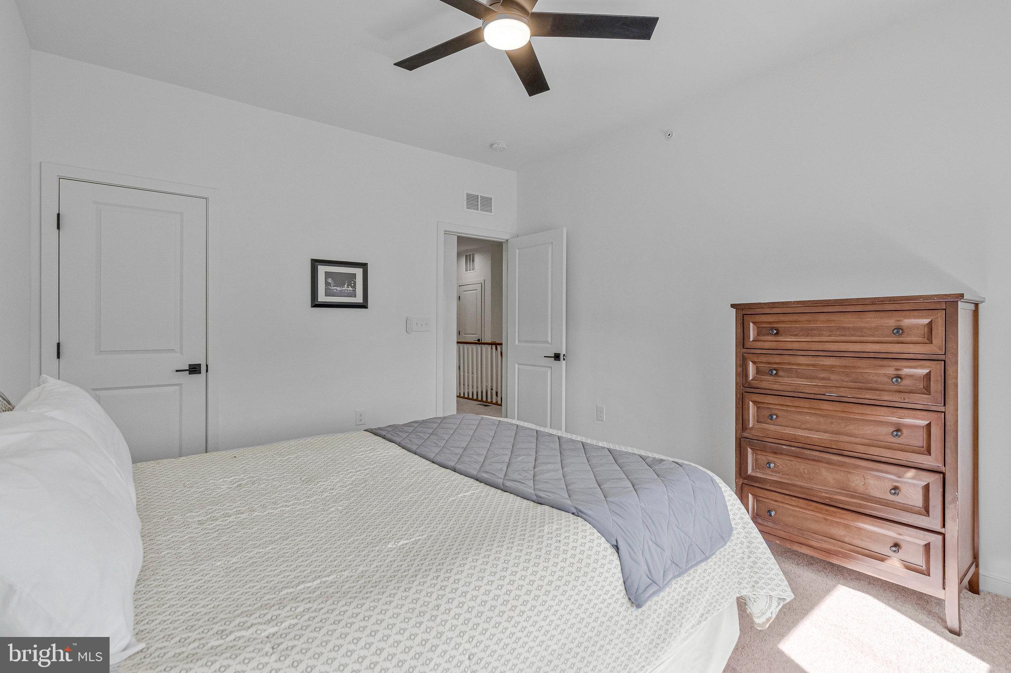 REGAL CHASE - Residential