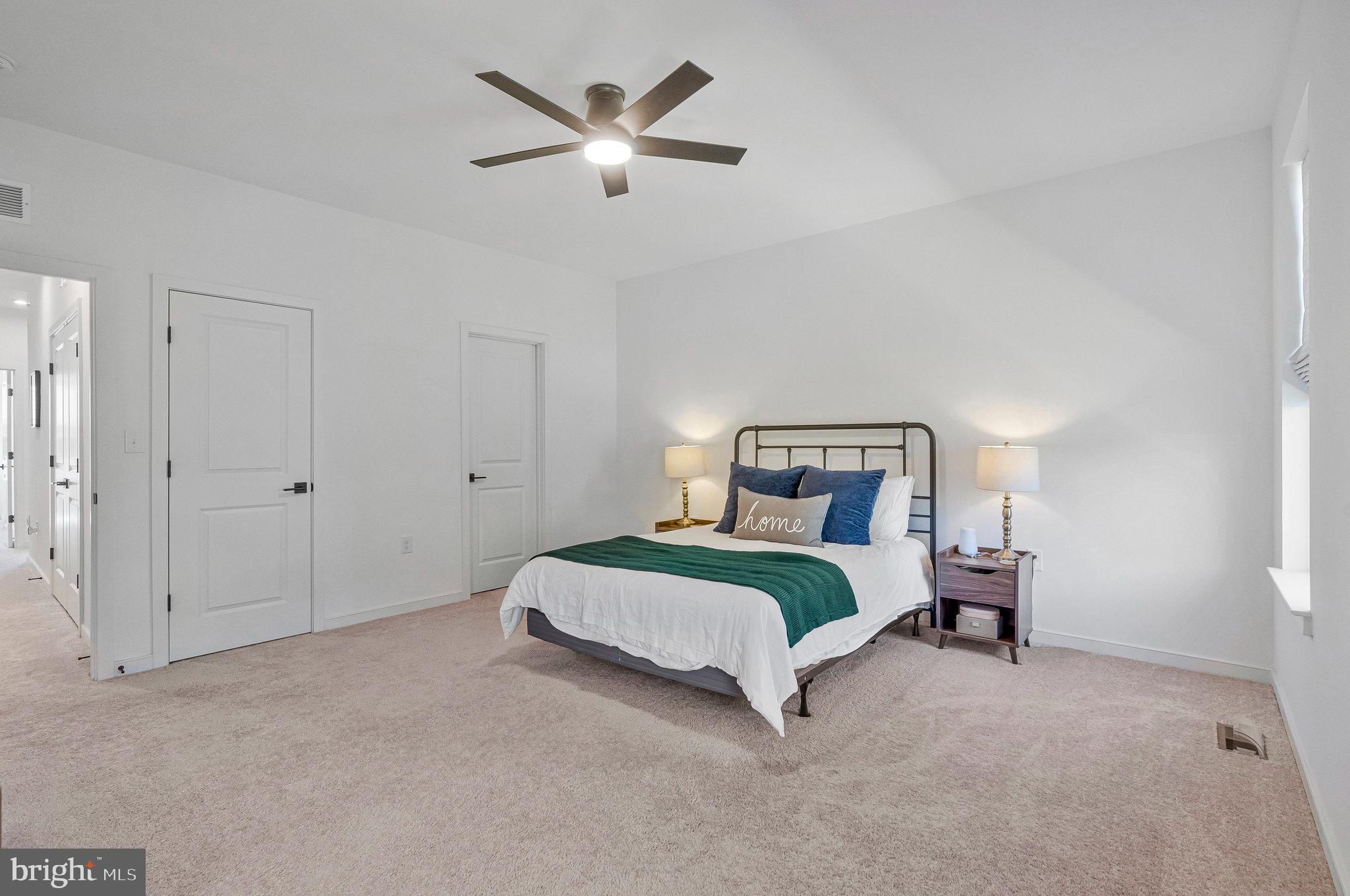 REGAL CHASE - Residential