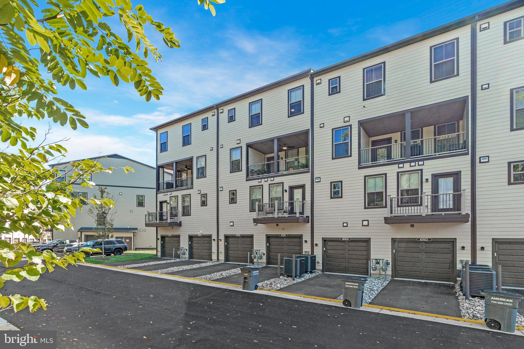 REGAL CHASE - Residential