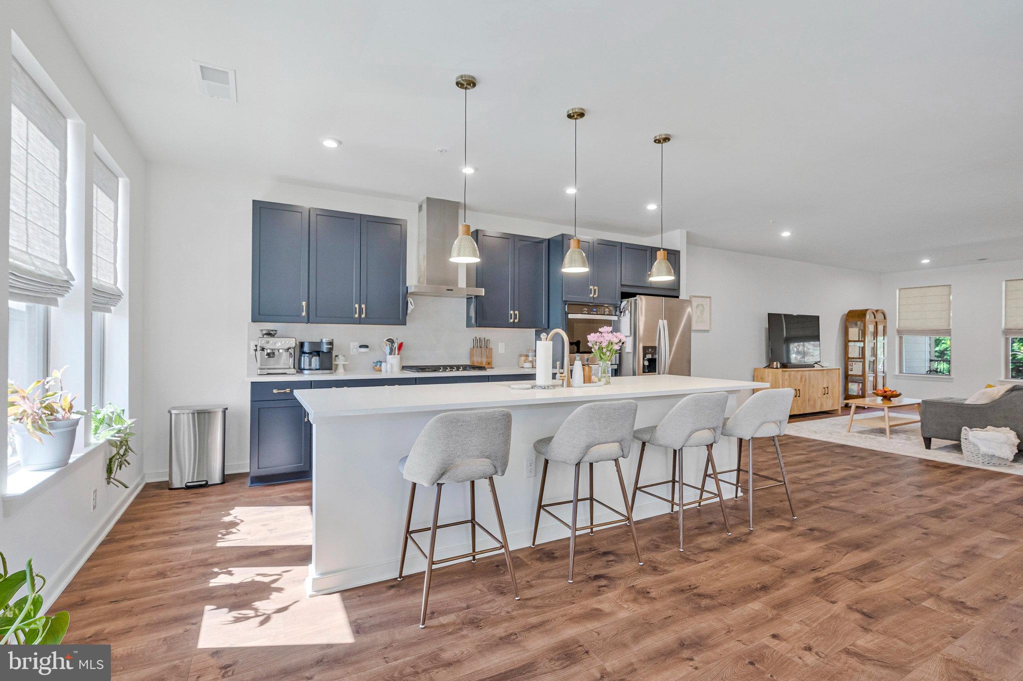 REGAL CHASE - Residential