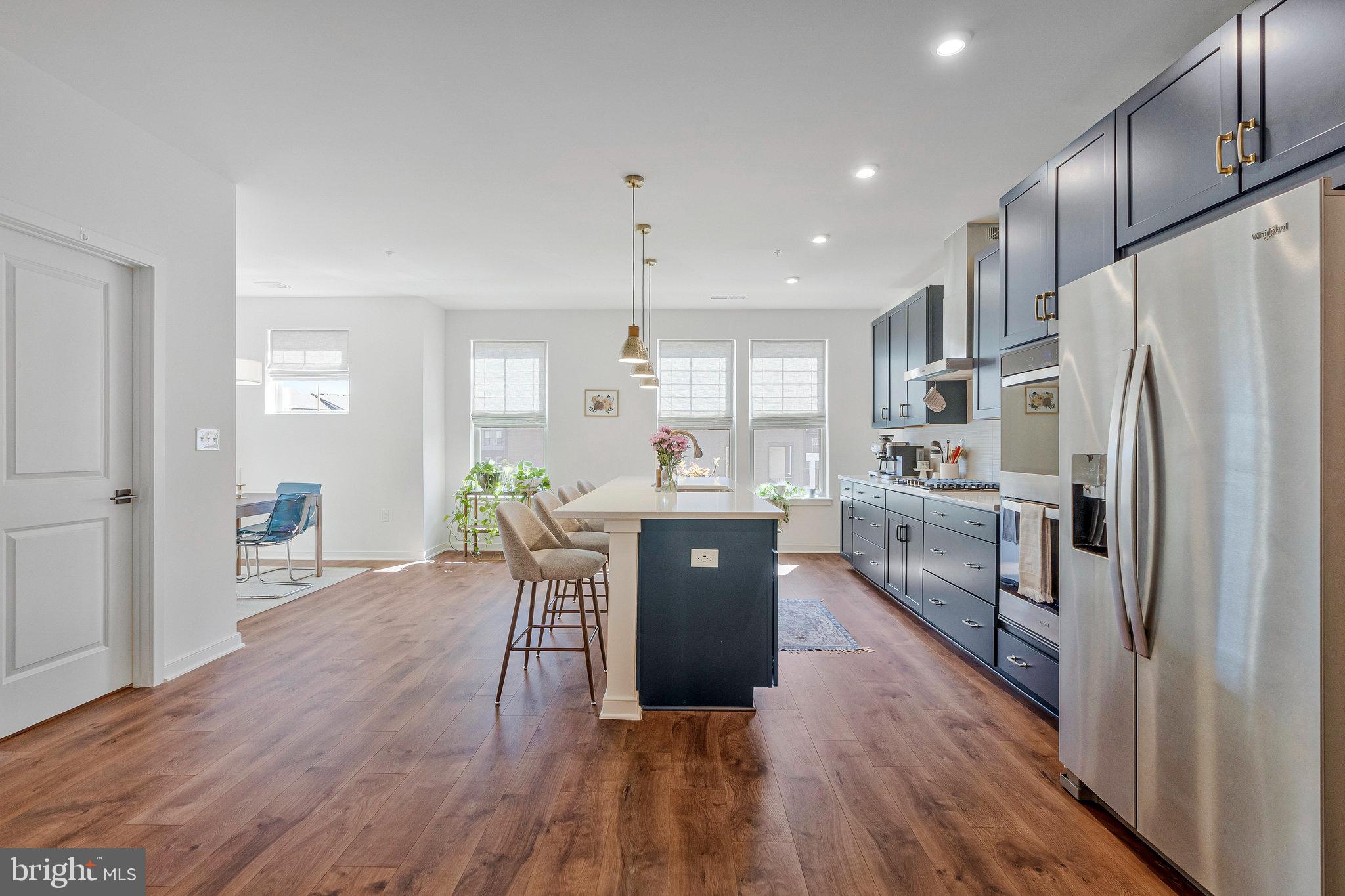 REGAL CHASE - Residential