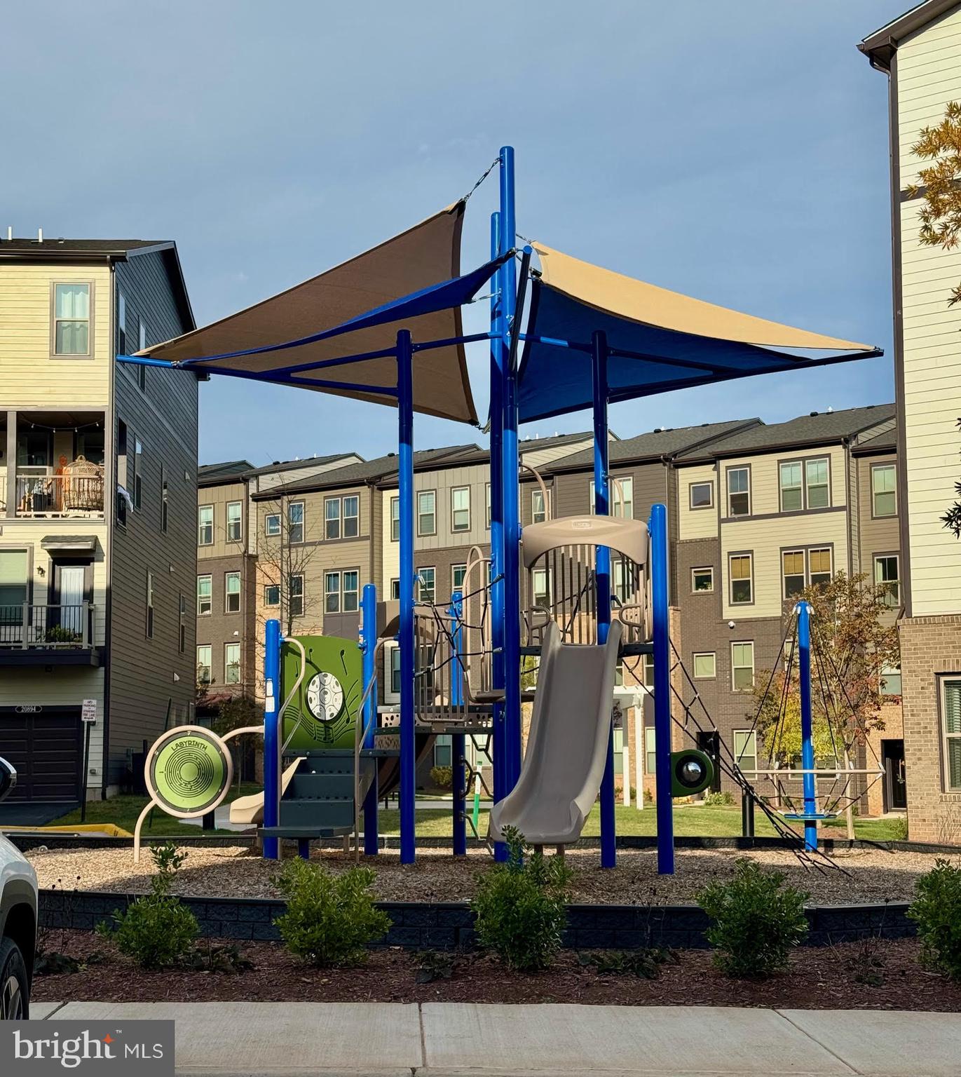 REGAL CHASE - Residential