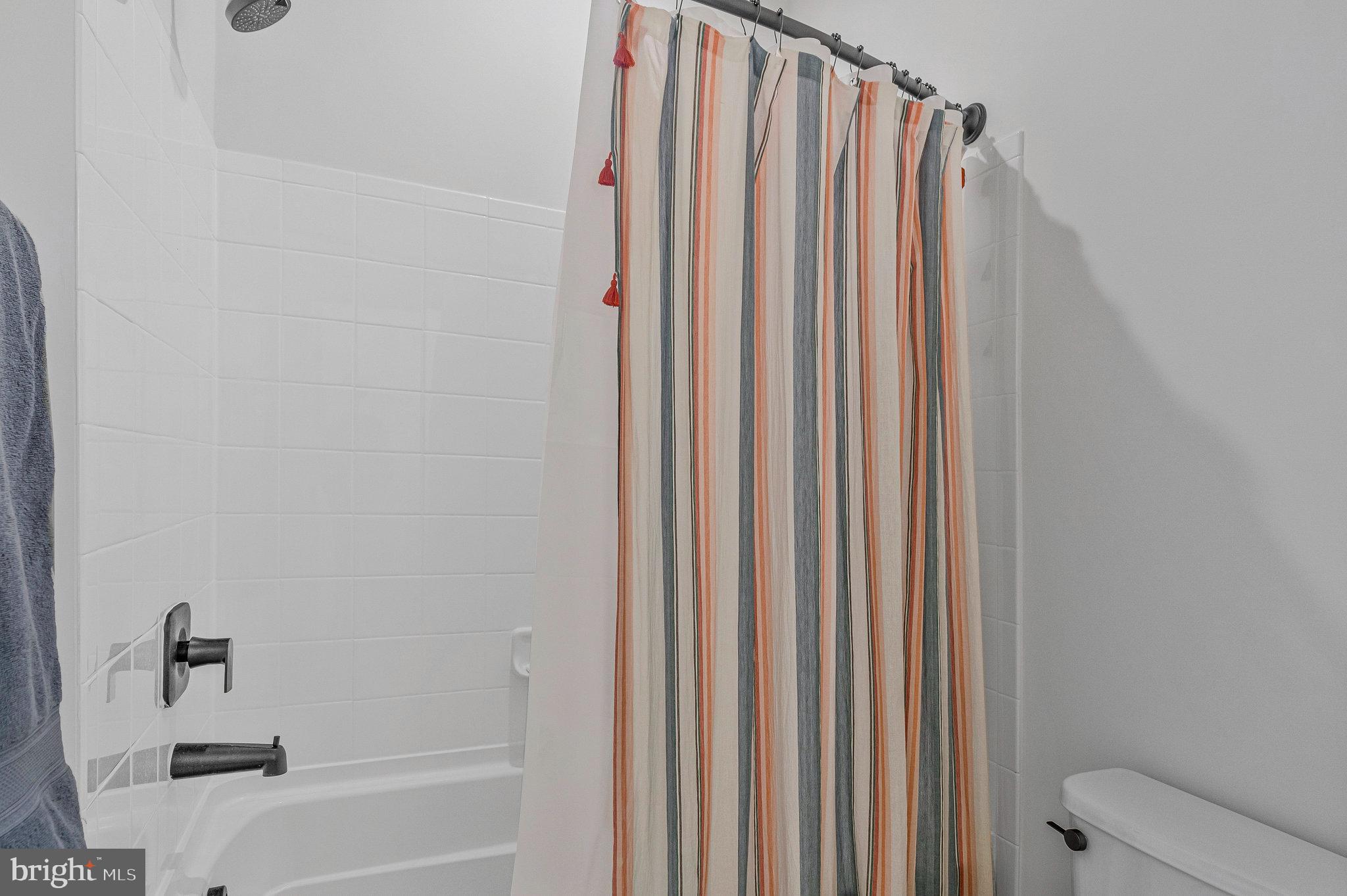 REGAL CHASE - Residential