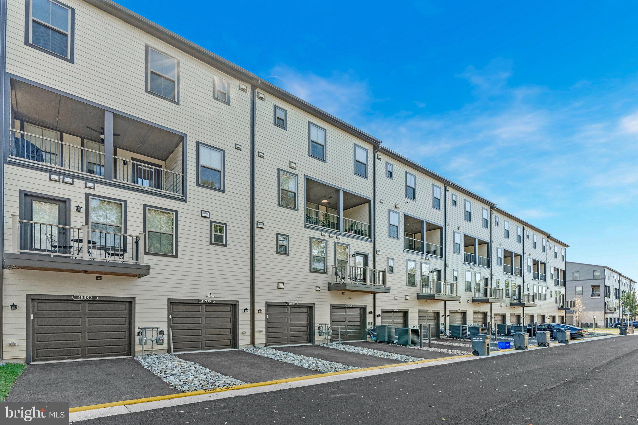 REGAL CHASE - Residential