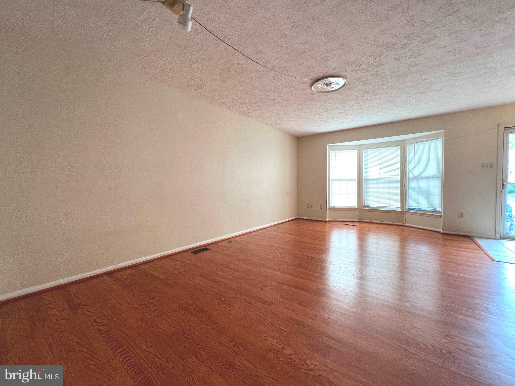 8531 BLACK STAR CIRCLE