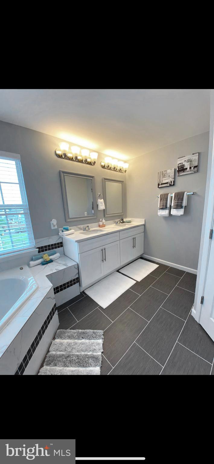 STRATFORD - Residential