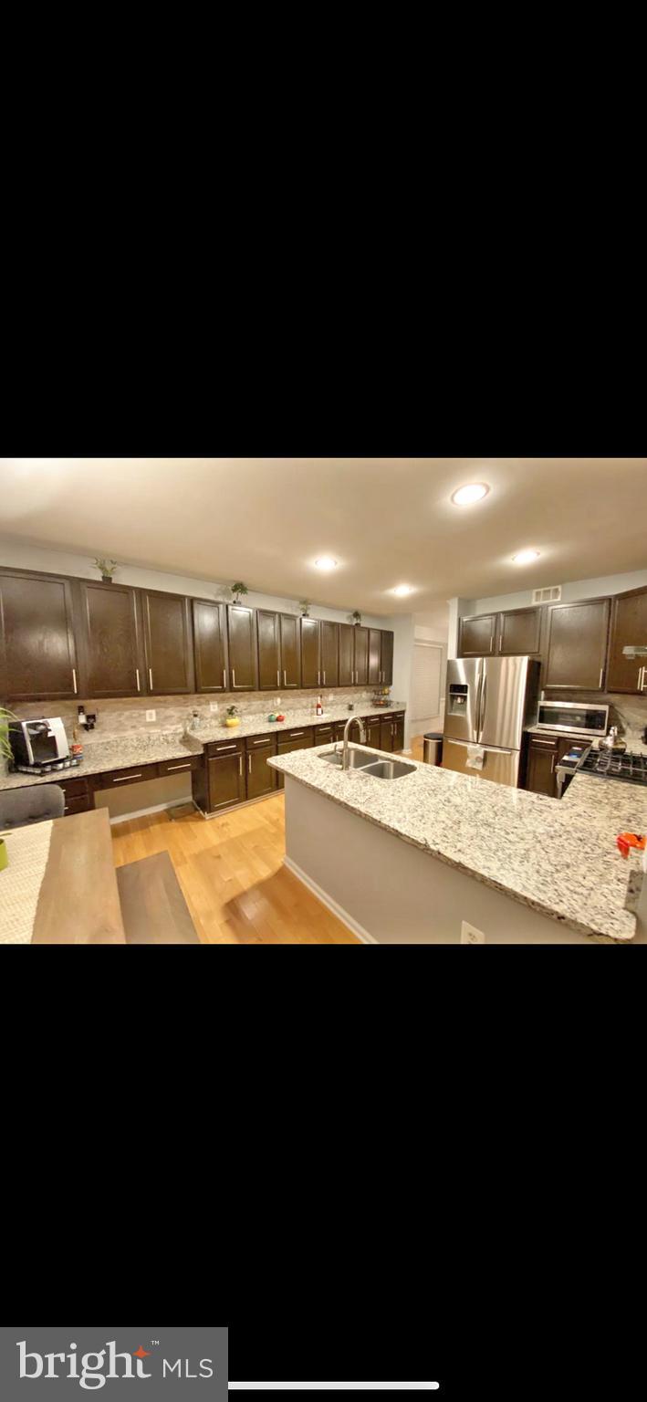 STRATFORD - Residential