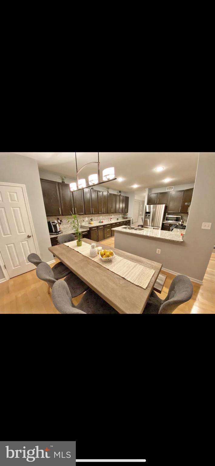 STRATFORD - Residential