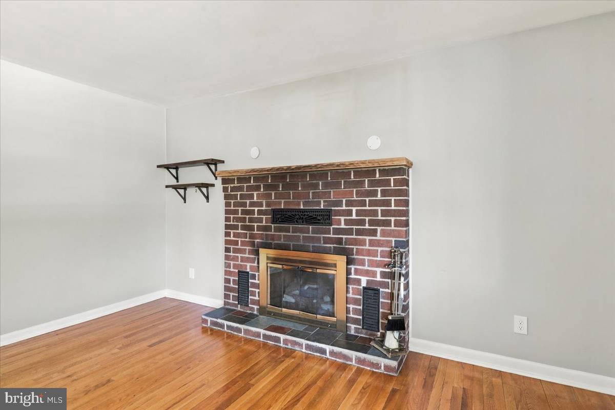415 RICHARD STREET