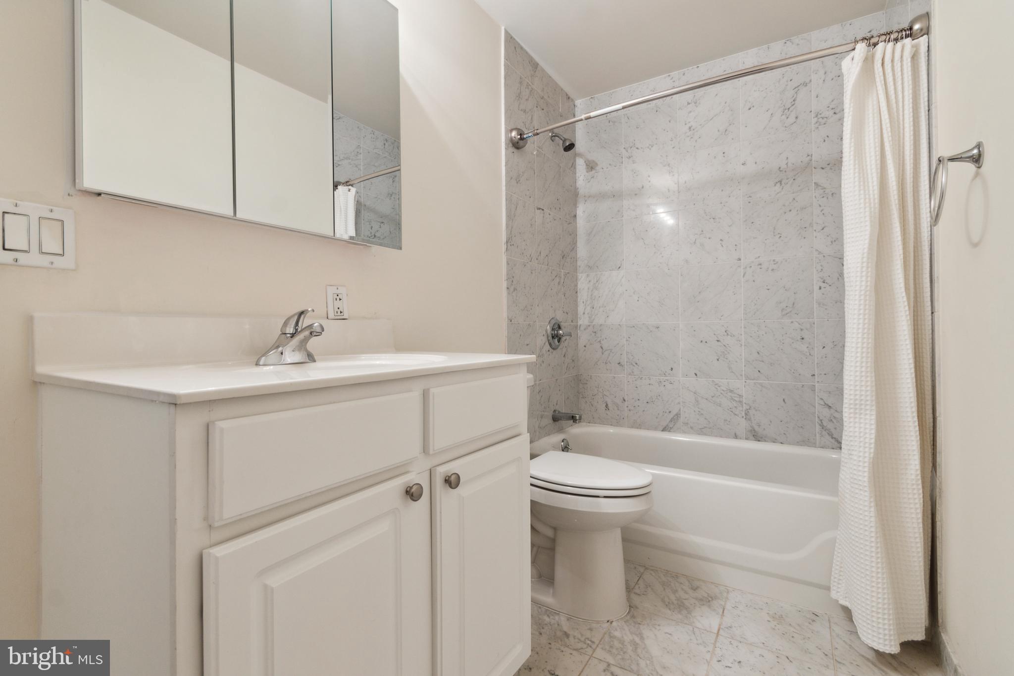 RITTENHOUSE SQUARE - Residential Lease