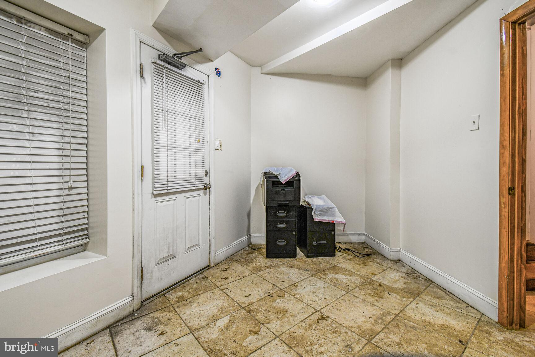 SHAW - Residential Lease