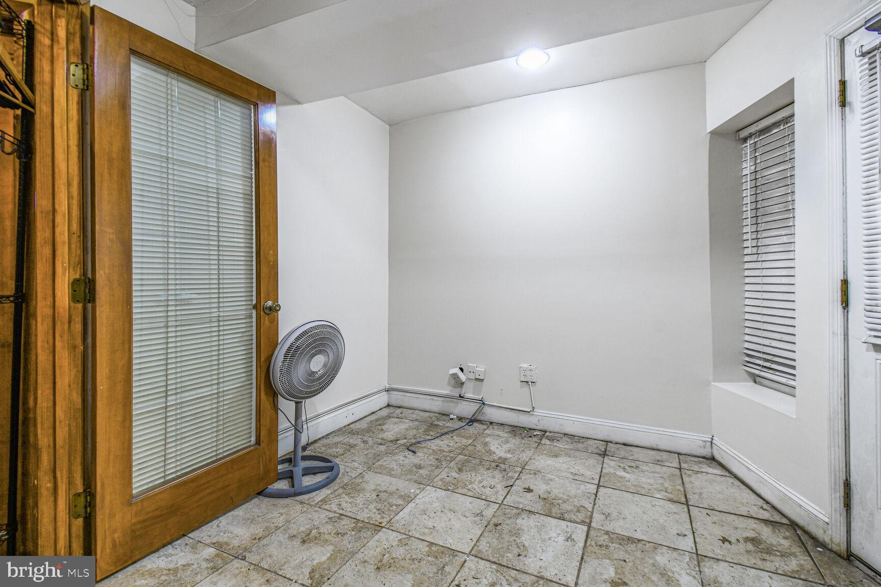 SHAW - Residential Lease