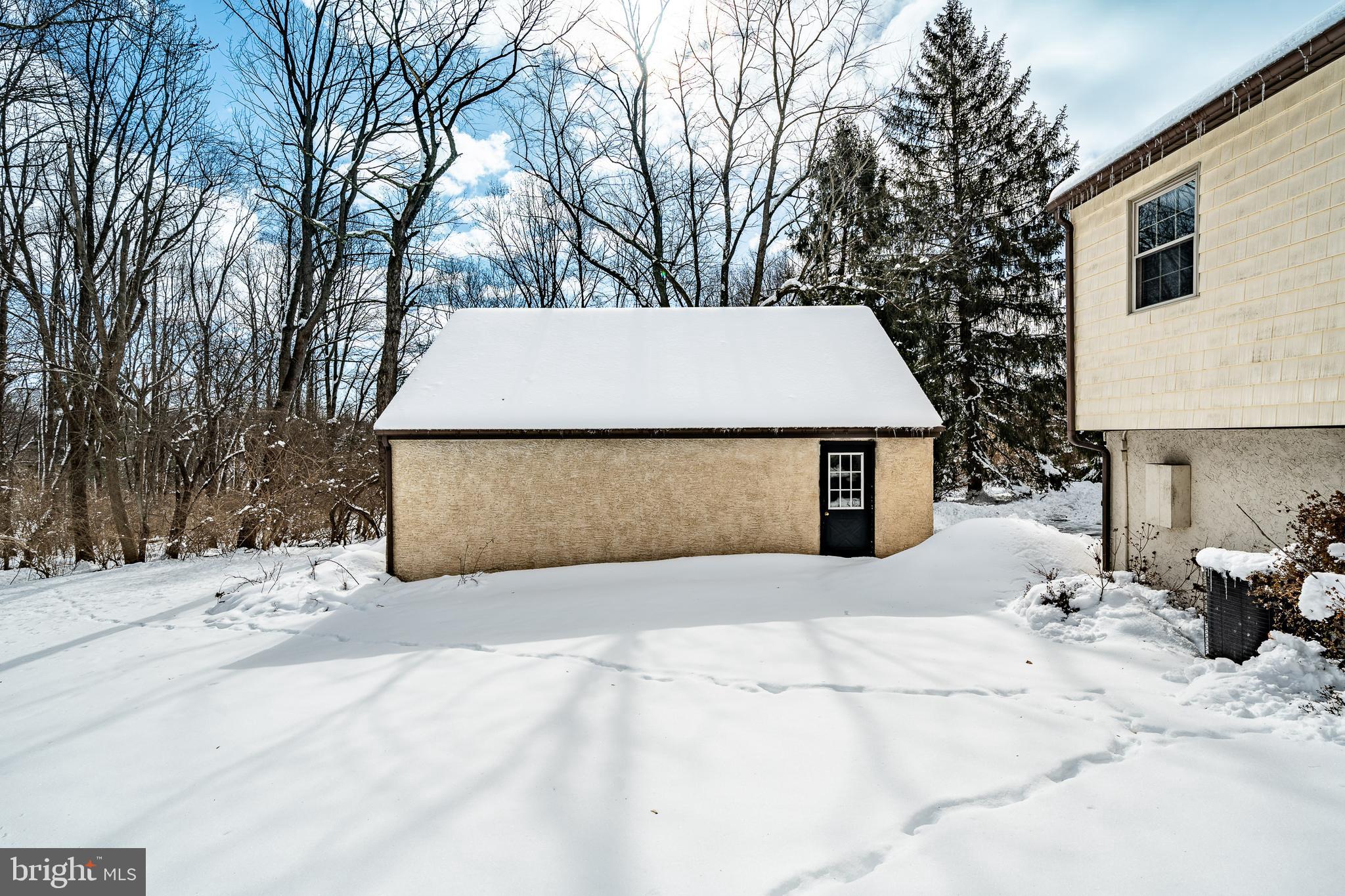 THORNBURY - Residential