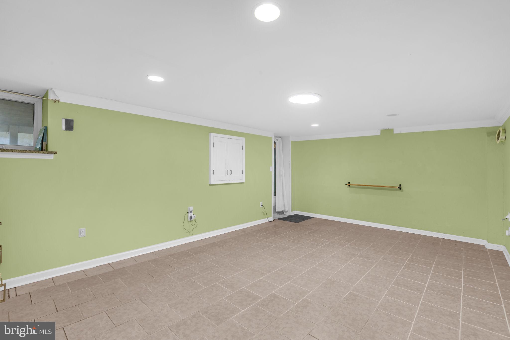 SOMERSET - Residential