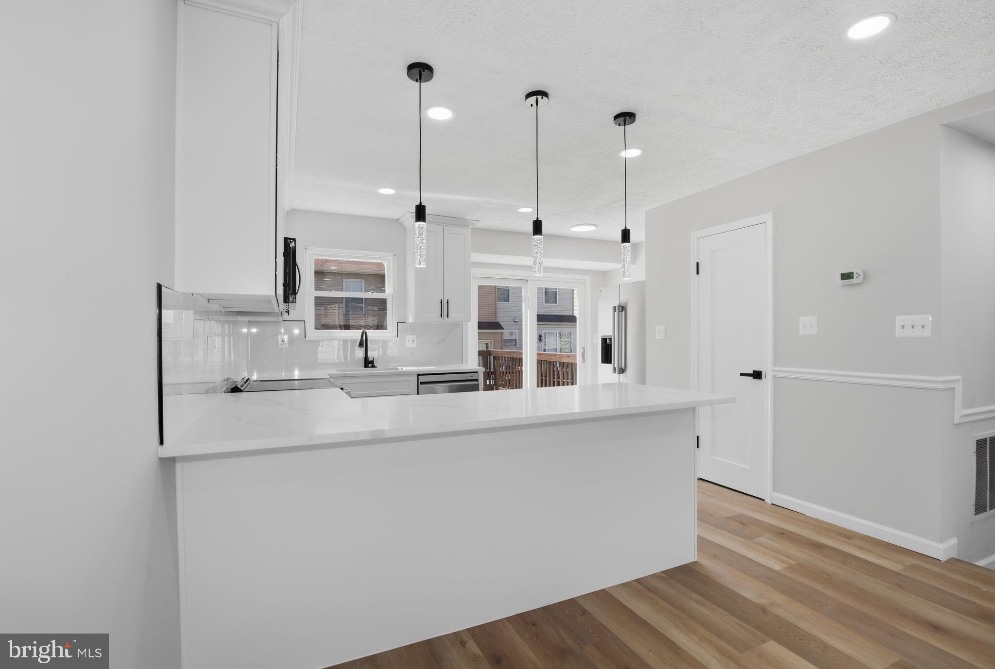 VALLEY STREAM ESTATES - Residential