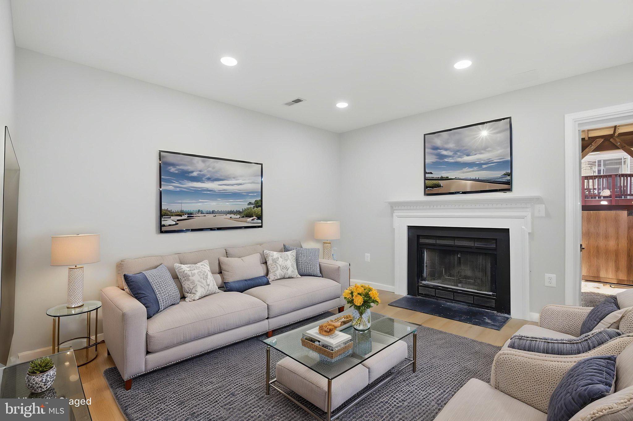 VALLEY STREAM ESTATES - Residential