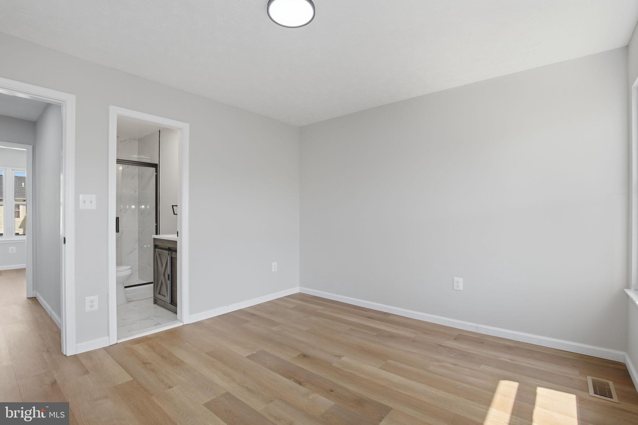 VALLEY STREAM ESTATES - Residential