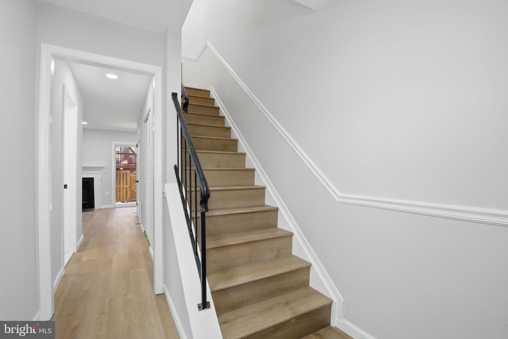 VALLEY STREAM ESTATES - Residential