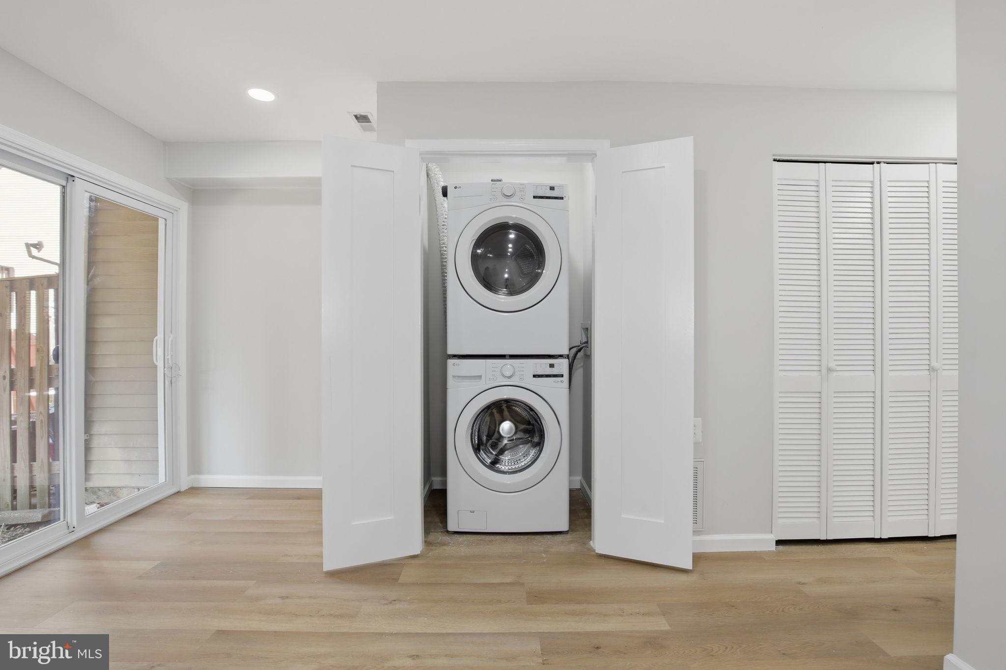 VALLEY STREAM ESTATES - Residential