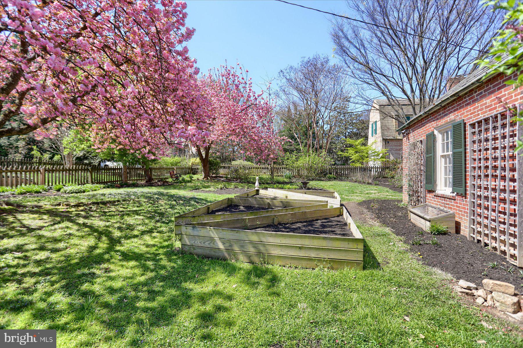 HOMELAND HISTORIC DISTRICT - Residential