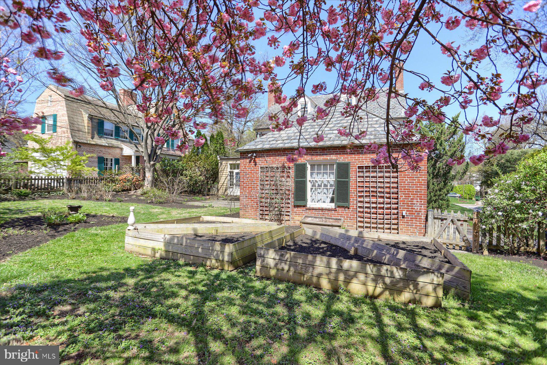 HOMELAND HISTORIC DISTRICT - Residential