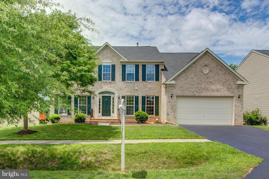 Immaculate spacious home with brand new kitchen appliances, cabinets, eng hardwood on main floor, new carpet, fresh paint throughout, updated baths. Looks and feels like a brand new home. 5 bedroom with main level office. Natural light thru large windows, large deck backs to picture perfect view, extra large bedroom in W/O bsmt. FREE HOME WARRANTY INCLUDED...agents,TEXT LA FOR CODE