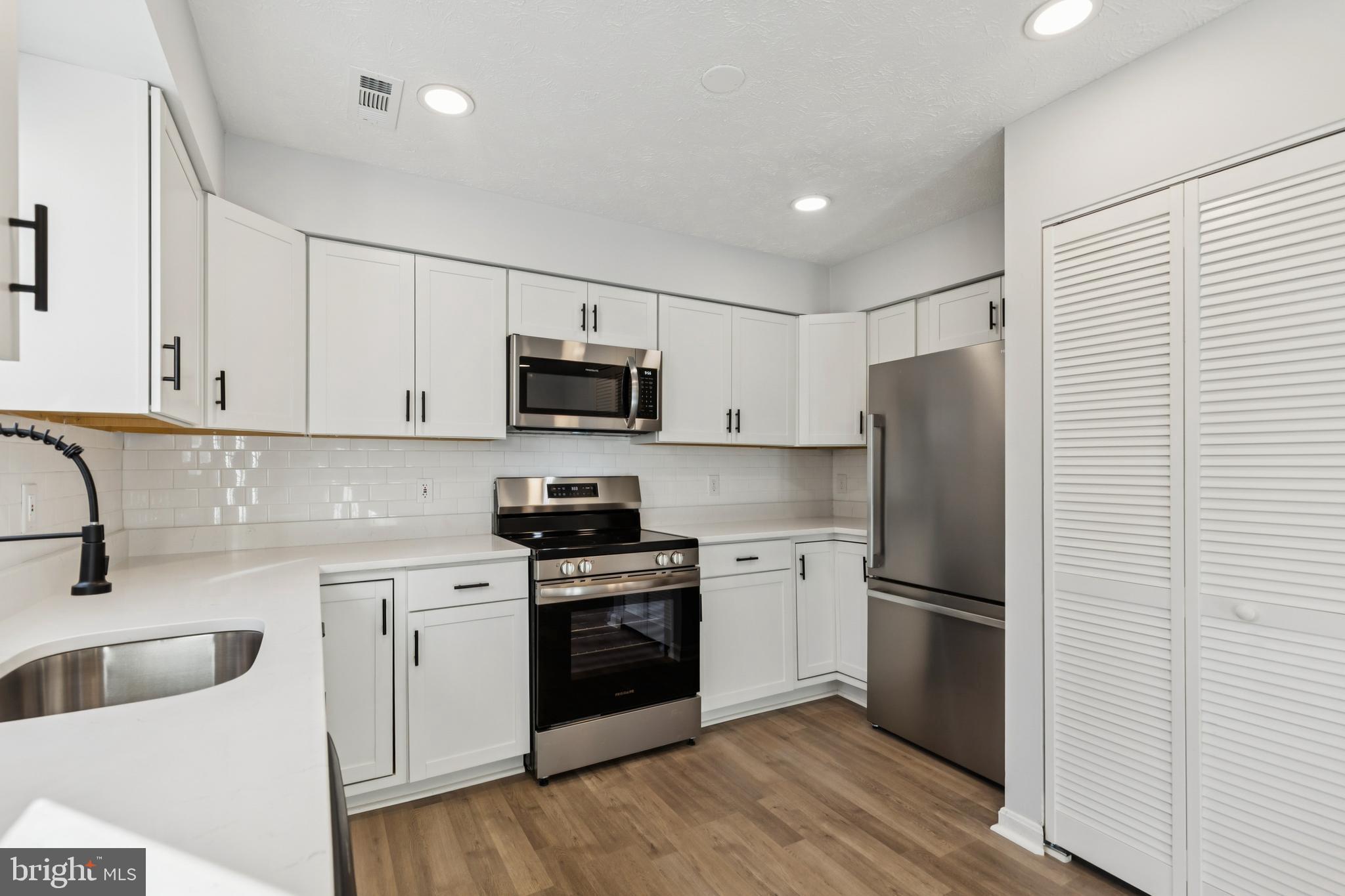 WASHINGTON SQUARE - Residential